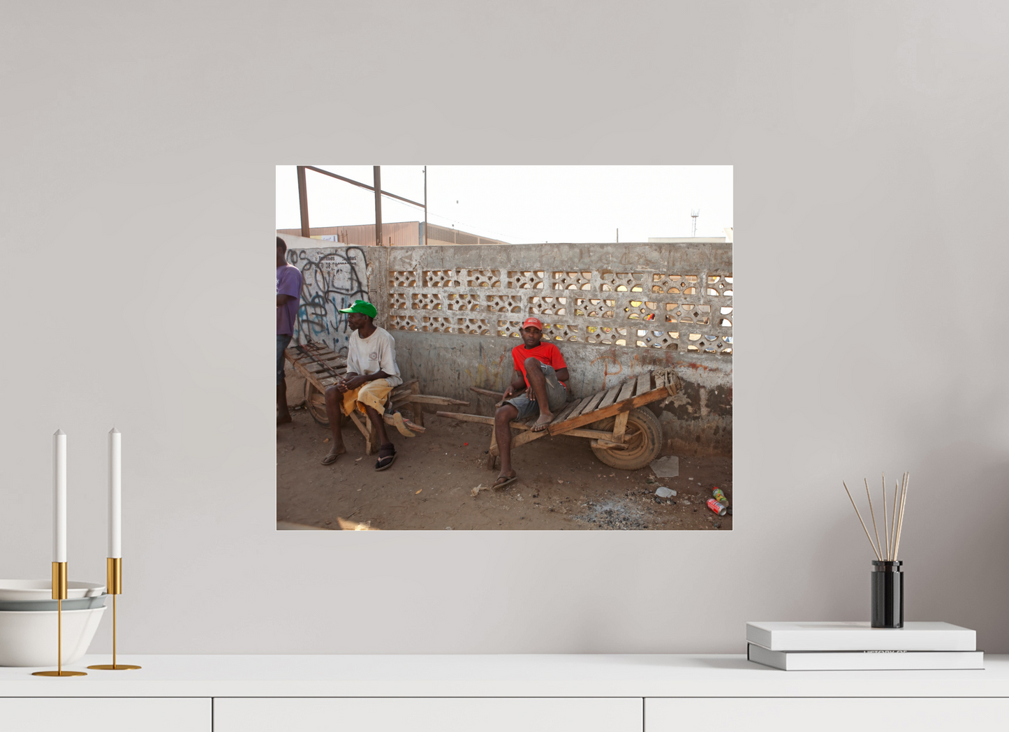 20 x 16″, Frameless Acrylic Glass Worker in Red Shirt, Angola