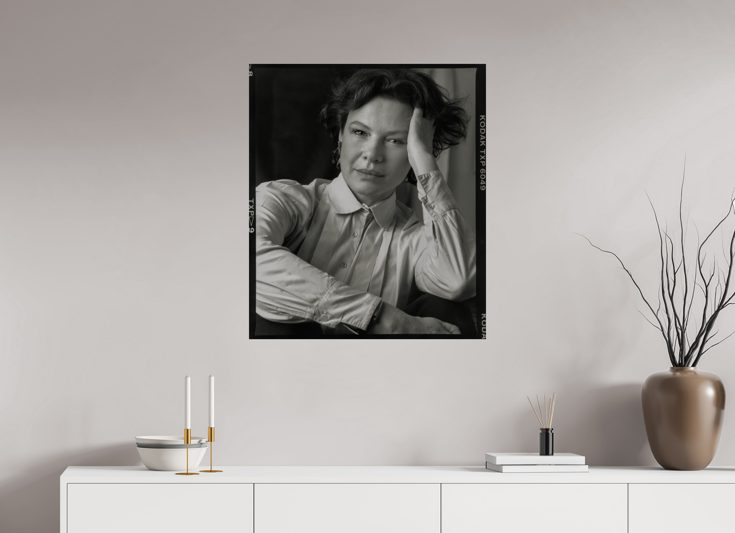 28 x 32.5″, Frameless Acrylic Glass Actress Dianne Wiest