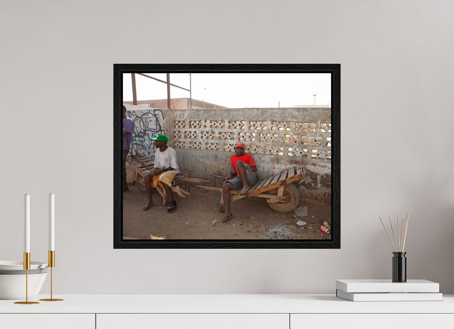 20 x 16″, Floater Frame Worker in Red Shirt, Angola